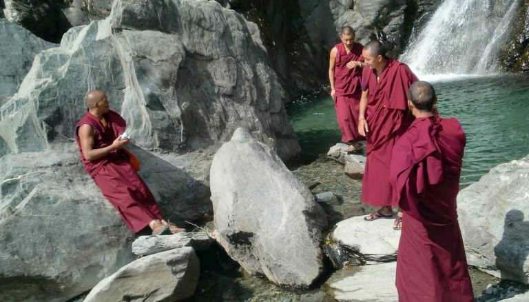 monjes tibetanos